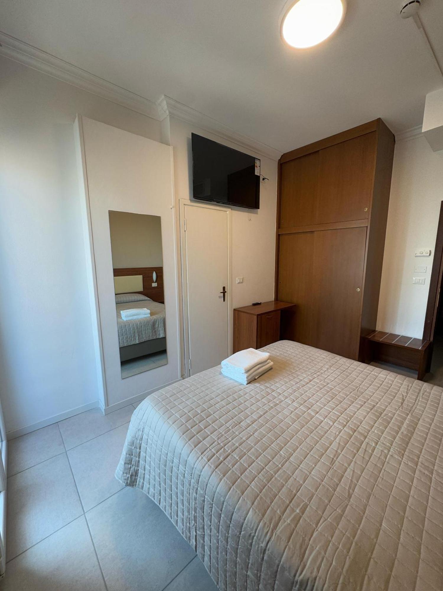 Hotel Helios Beach Milano Marittima Luaran gambar