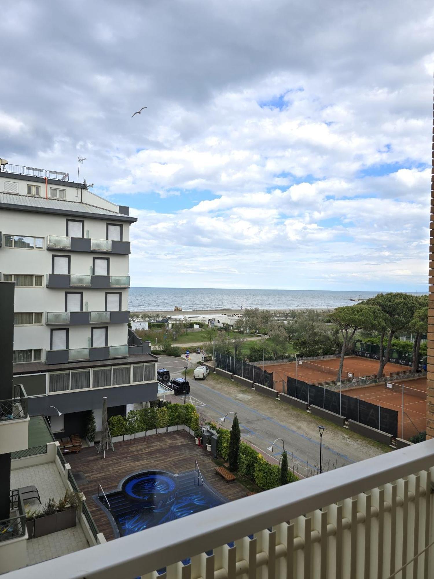 Hotel Helios Beach Milano Marittima Luaran gambar